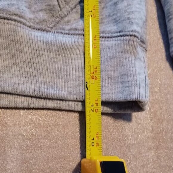 ABERCROMBIE NEW girls size 5/6 gray sweatshirt w/hoodie, light pink letters - Picture 4 of 8